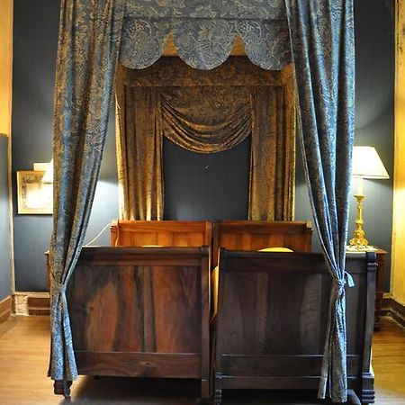 Bed and Breakfast Chateau De Lanquais Экстерьер фото