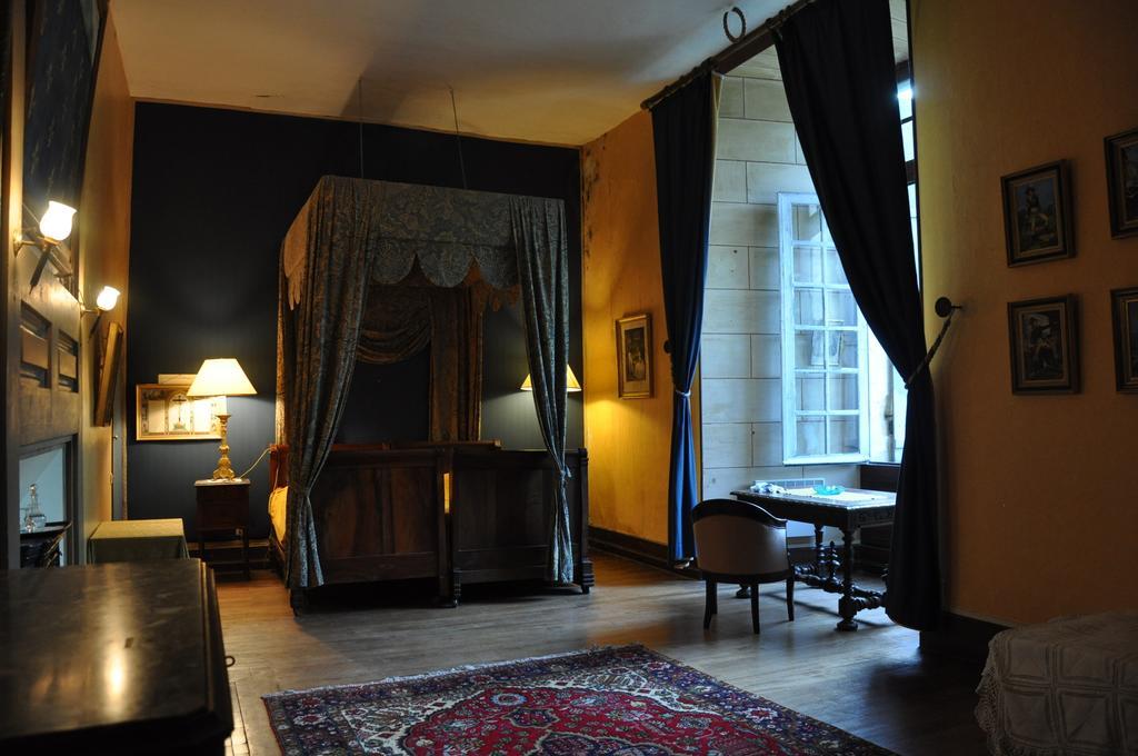 Bed and Breakfast Chateau De Lanquais Экстерьер фото
