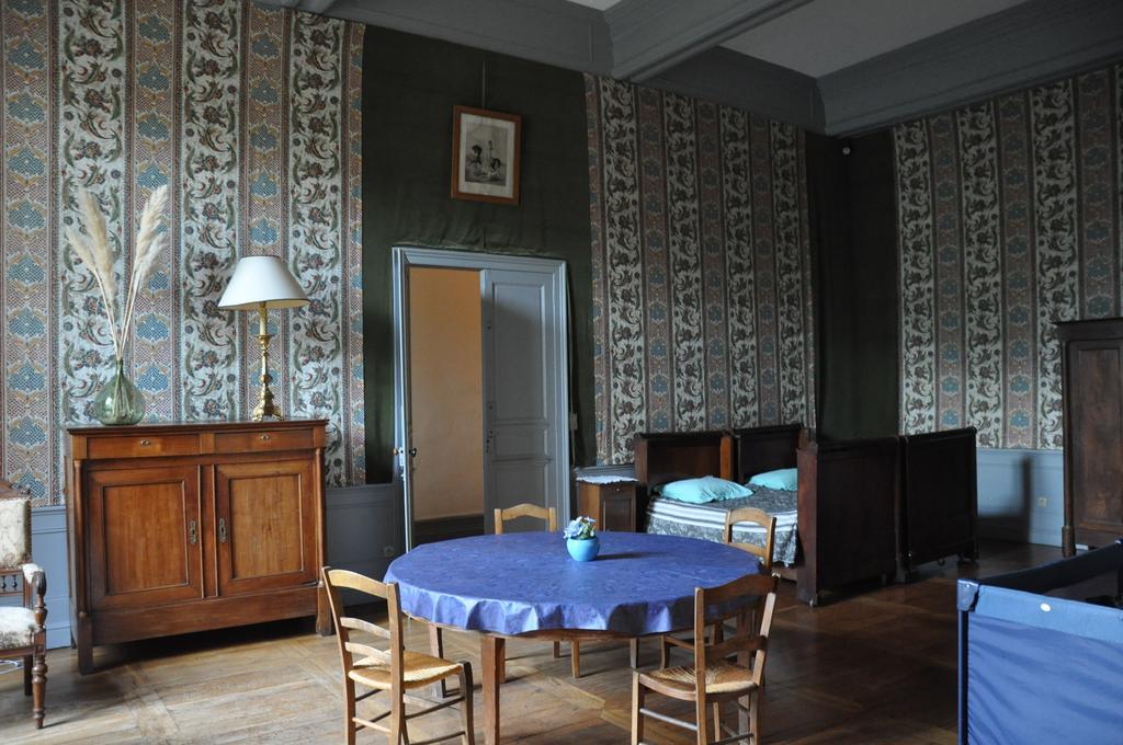 Bed and Breakfast Chateau De Lanquais Экстерьер фото